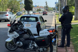 SAN MARINO POLICE OFFICER DOING TRAFFIC STOP