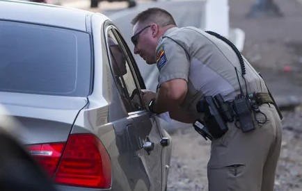 Arizona police officer making traffic stop 2